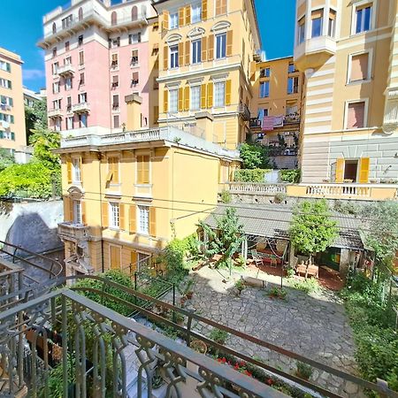 L'Alcova B&B, A Due Passi Dal Centro Genoa Exterior photo